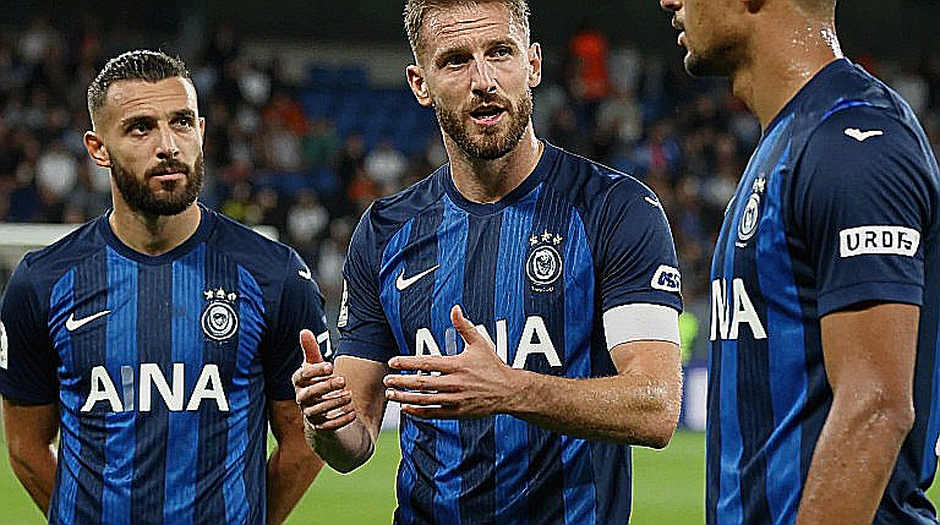 Bài học từ Tacchinardi: Khi sự tĩnh lặng bên đường biên trở thành vũ khí của Zidane Bài học từ Tacchinardi: Khi sự tĩnh lặng bên đường biên trở thành vũ khí của Zidane