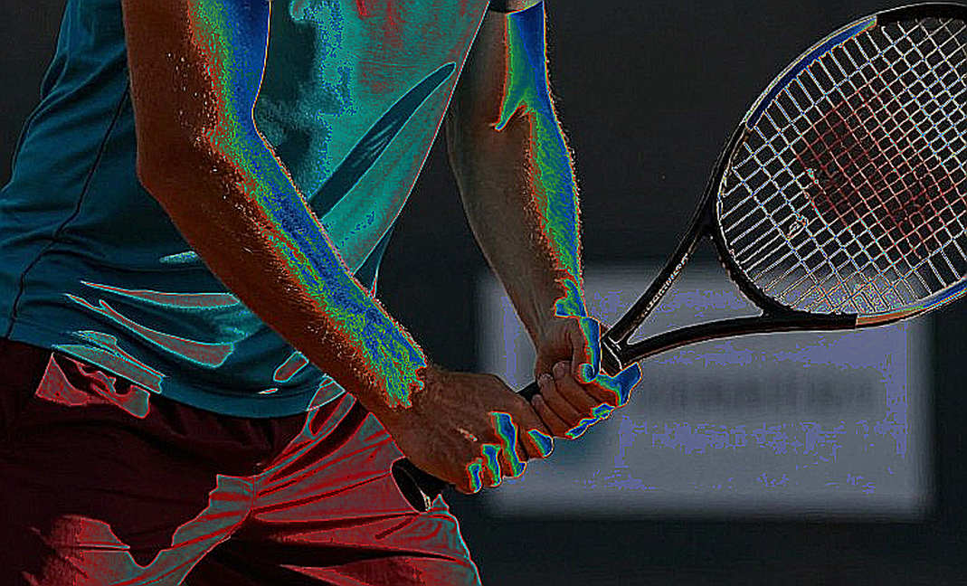 Djokovic Chỉnh Tư Thế Đỡ Giao Bóng Cho Swiatek: Lỗ Hổng Nằm Ở Cách Đo Lường, Không Phải Ở Cơ Thể
