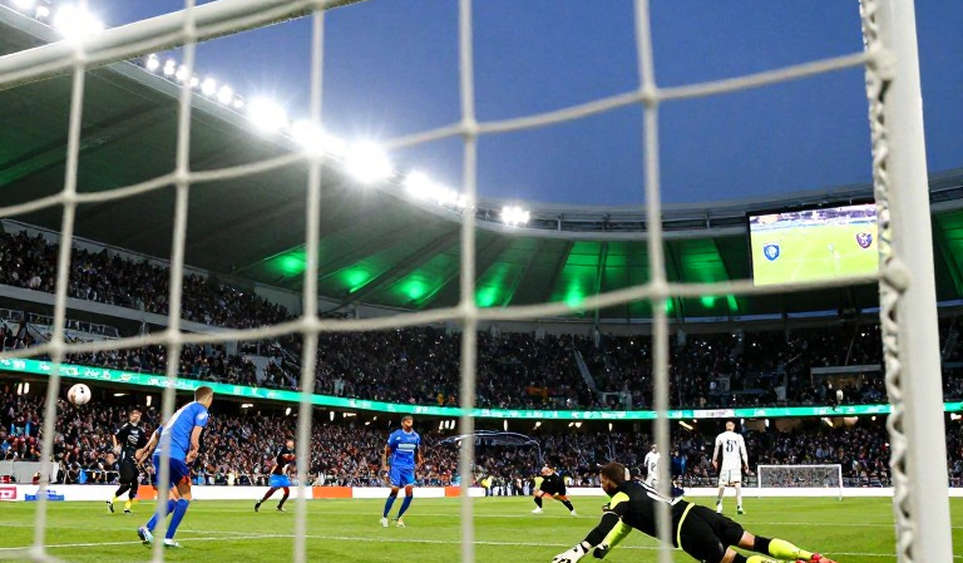 V.League và một kỳ chuyển nhượng được viết bằng khoảng lặng