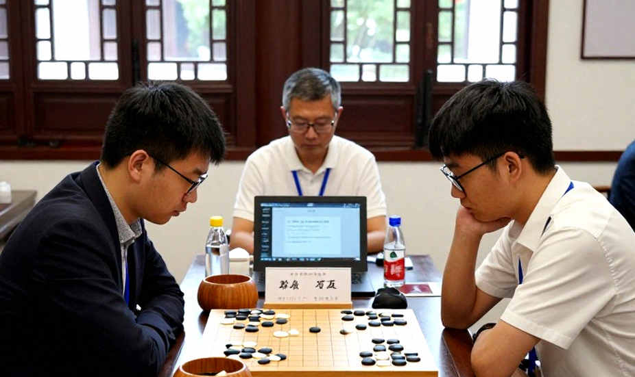 Baku không tha ai: Vết nứt thủy lực, cú trượt độ bám và cuộc chiến vô địch trong lòng Mercedes Baku không tha ai: Vết nứt thủy lực, cú trượt độ bám và cuộc chiến vô địch trong lòng Mercedes