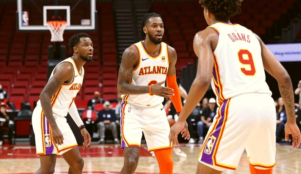 Khi bảng dữ liệu trống: kỷ luật khó nhất của một phòng điều hành NBA