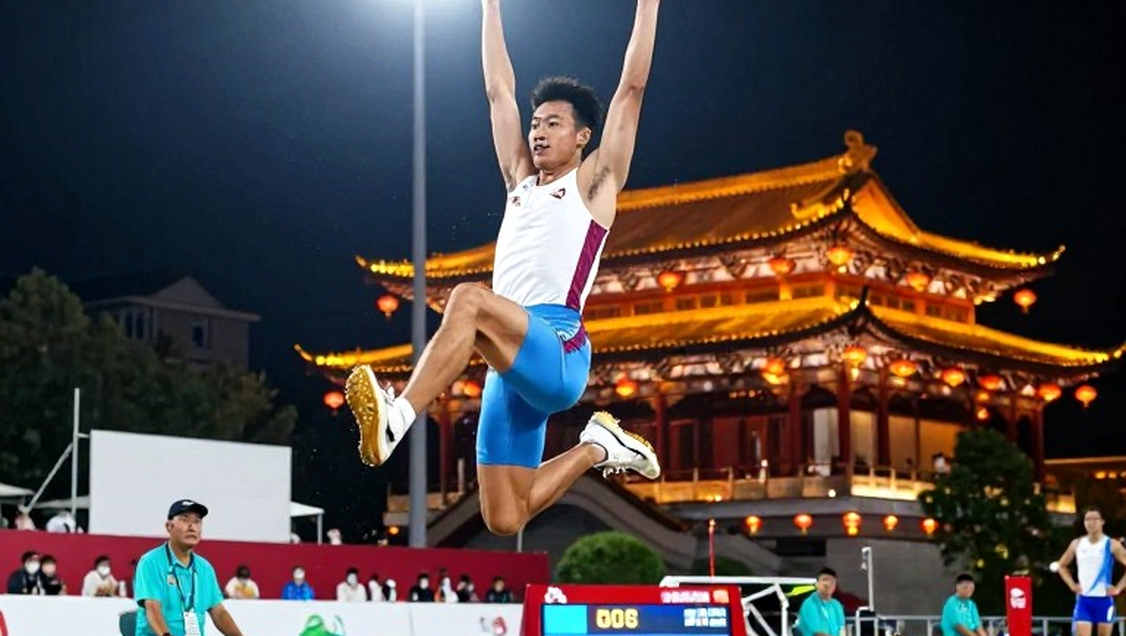 Bolt ngỡ ngàng trước tiền thưởng trước thềm Ultimate Championship đầu tiên Bolt ngỡ ngàng trước tiền thưởng trước thềm Ultimate Championship đầu tiên