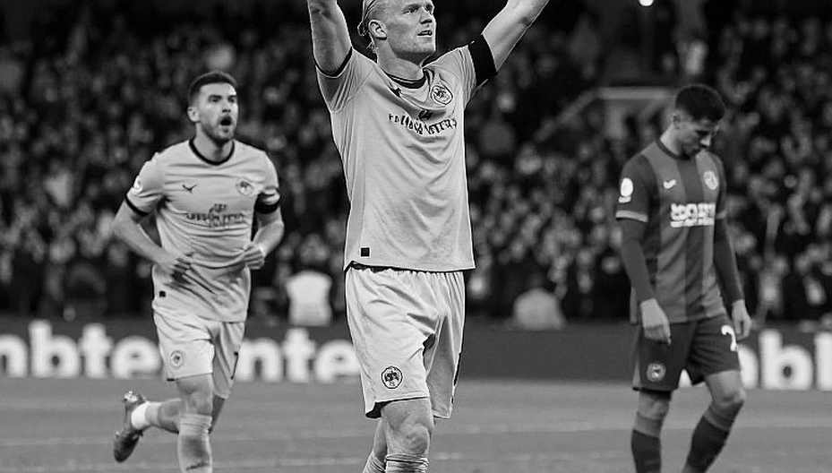 Jamie Vardy ở Burnley: 25 phút, hợp đồng 12 tháng và bài toán tuổi 40