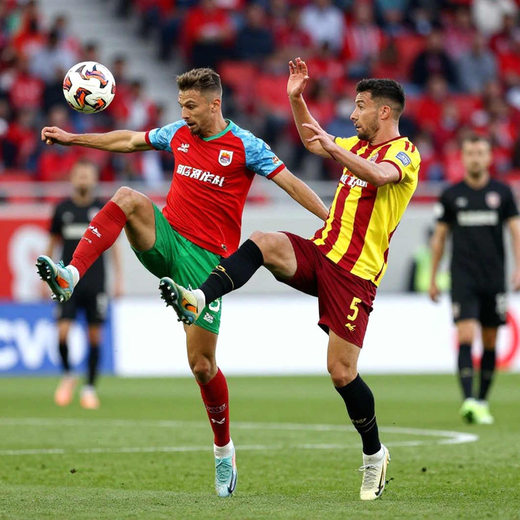 From Europe to Atlante: When the academy's halo walks ahead of the player's feet