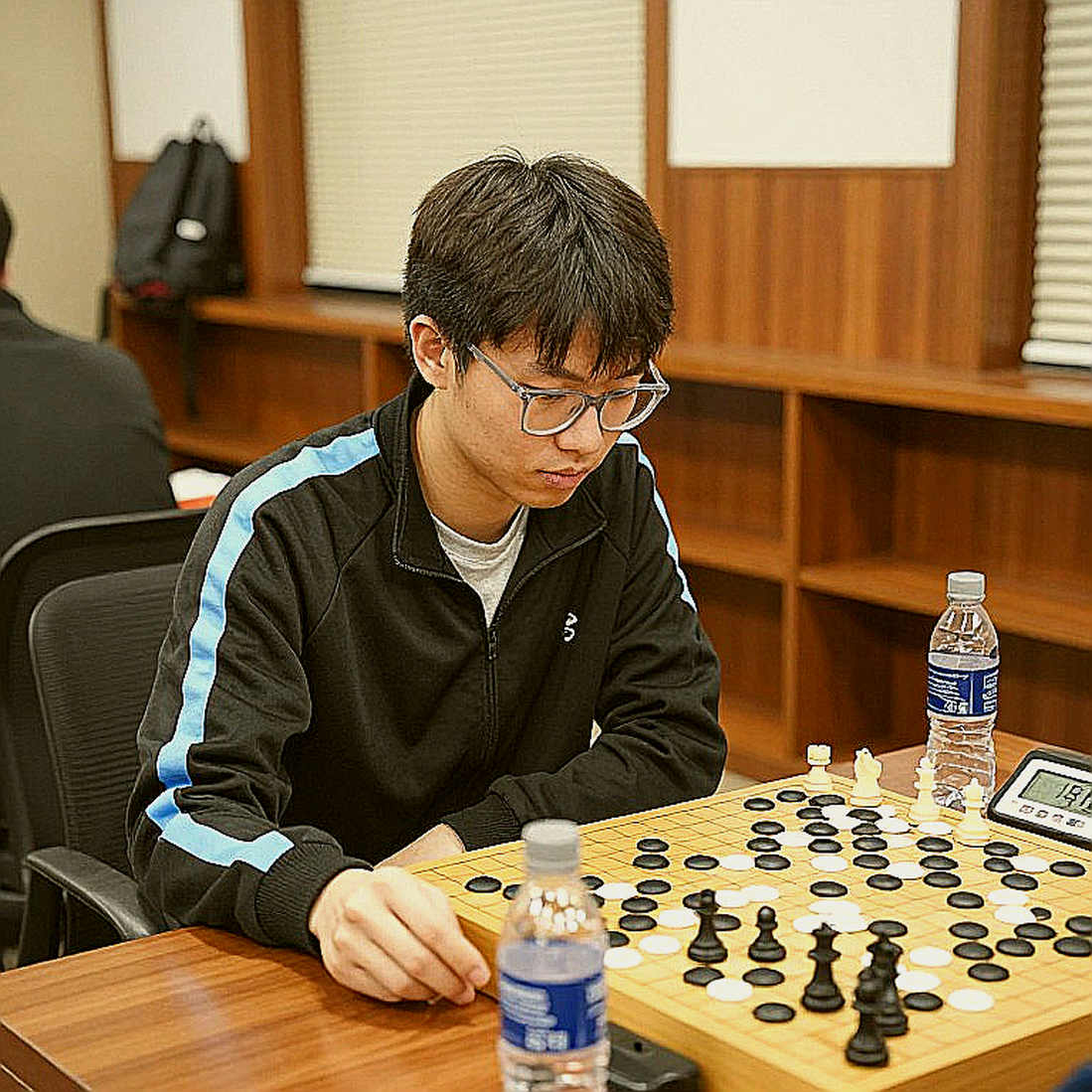 Tiêu đề FIDE Ratings tháng 10 năm 2026 và bài quảng cáo khóa học chống Scotch: Góc nhìn tu sĩ dữ liệu từ Thâm Quyến