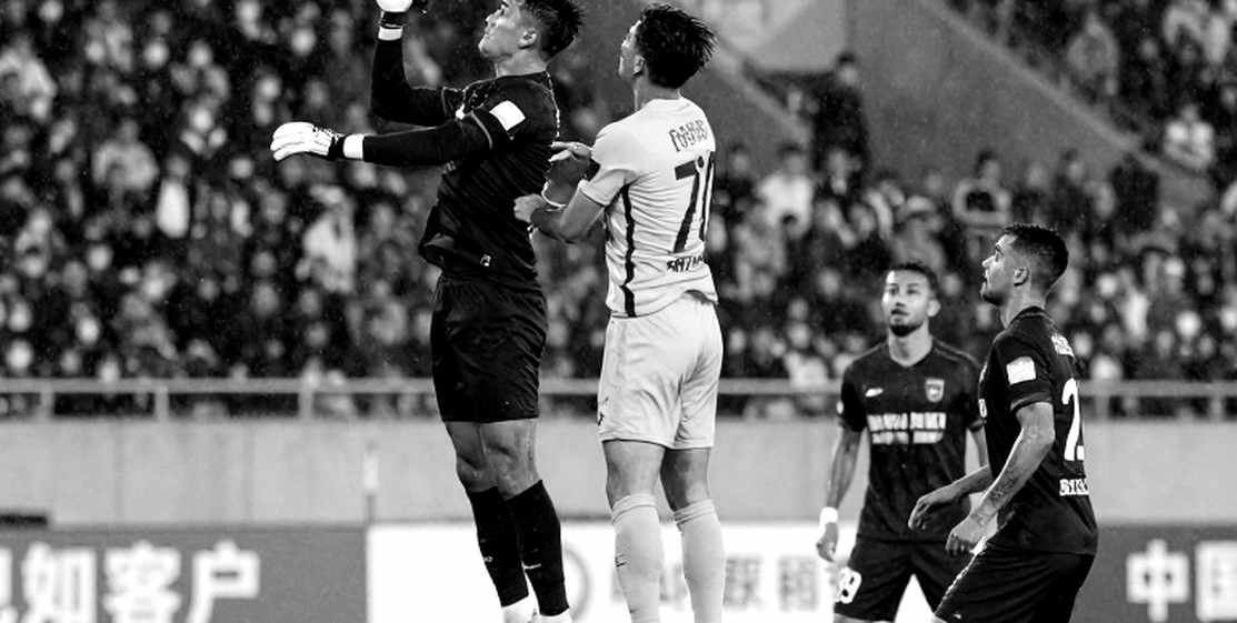 Tuyển Việt Nam gọi gấp Khoa Ngô: Ván cờ bảy ngày không có đường lùi