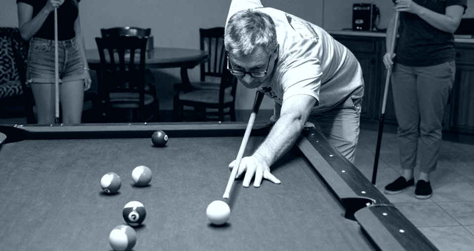Khoảng Lặng Ba Băng: Khi Bi-a Carom Việt Nam Học Cách Thắng Trong Im Lặng