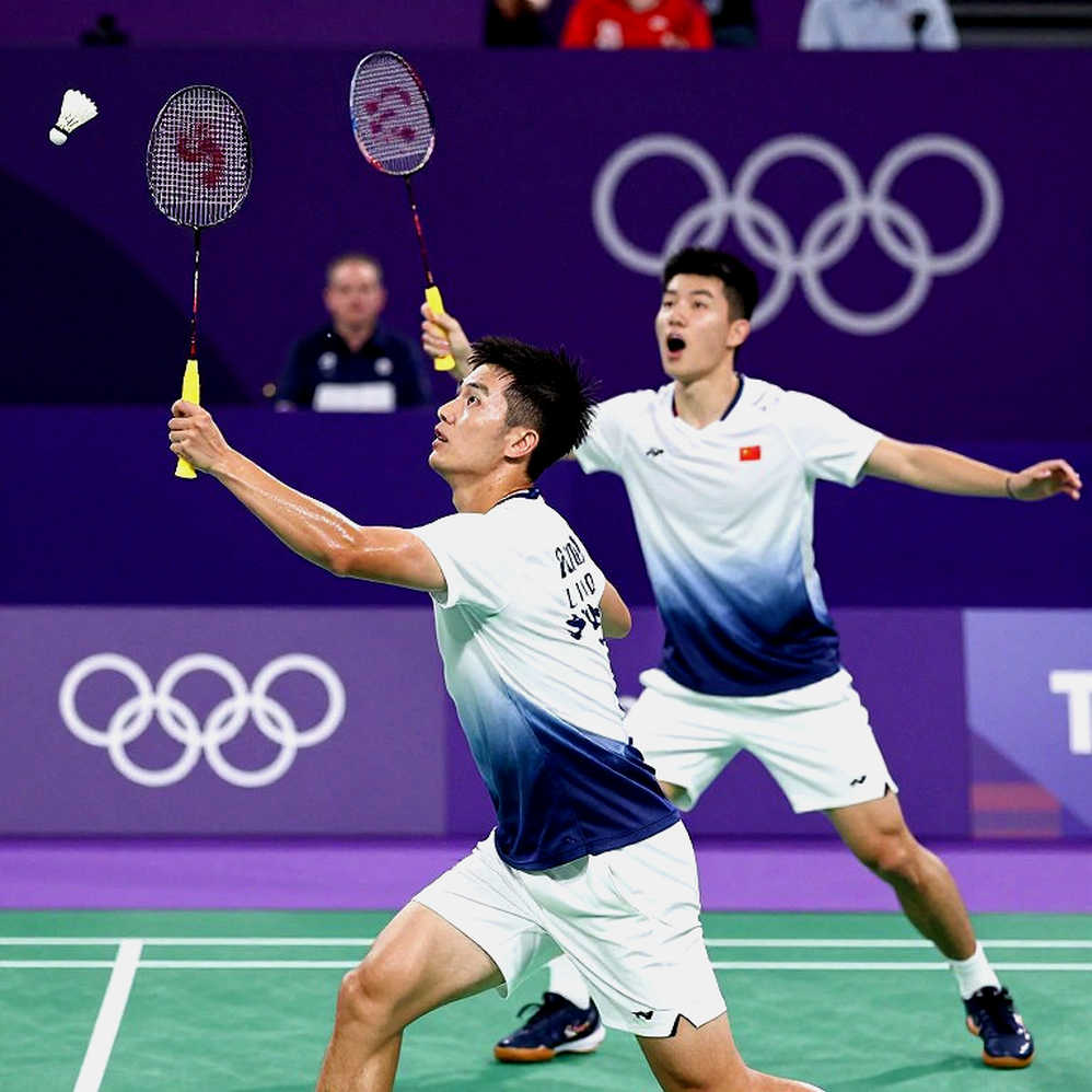 Alwi Farhan Trains with Kento Momota Ahead of Asian Games 2026: The Lesson Lies in Rally Rhythm